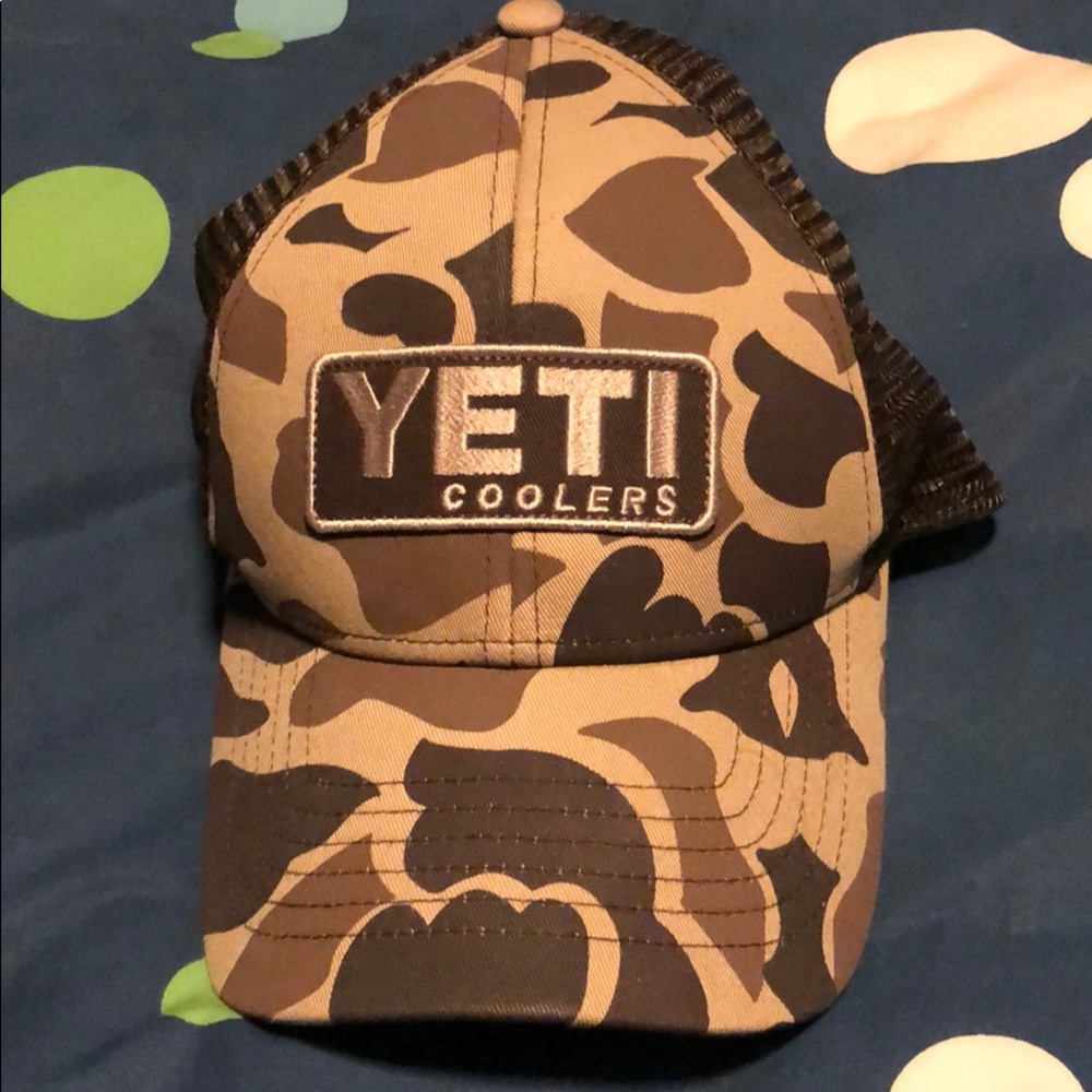 Yeti  coolers camo hat